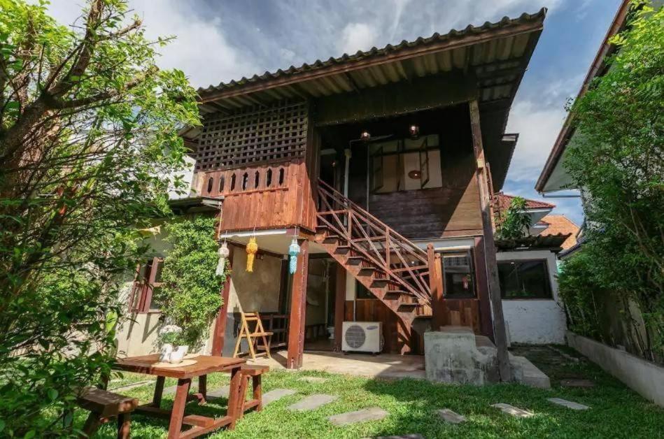 Nearthepark Backpack House Vandrarhem Chiang Mai Exteriör bild